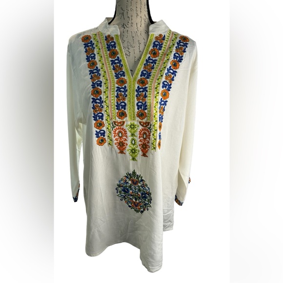 Ananda’s Collection Top - Picture 4 of 5